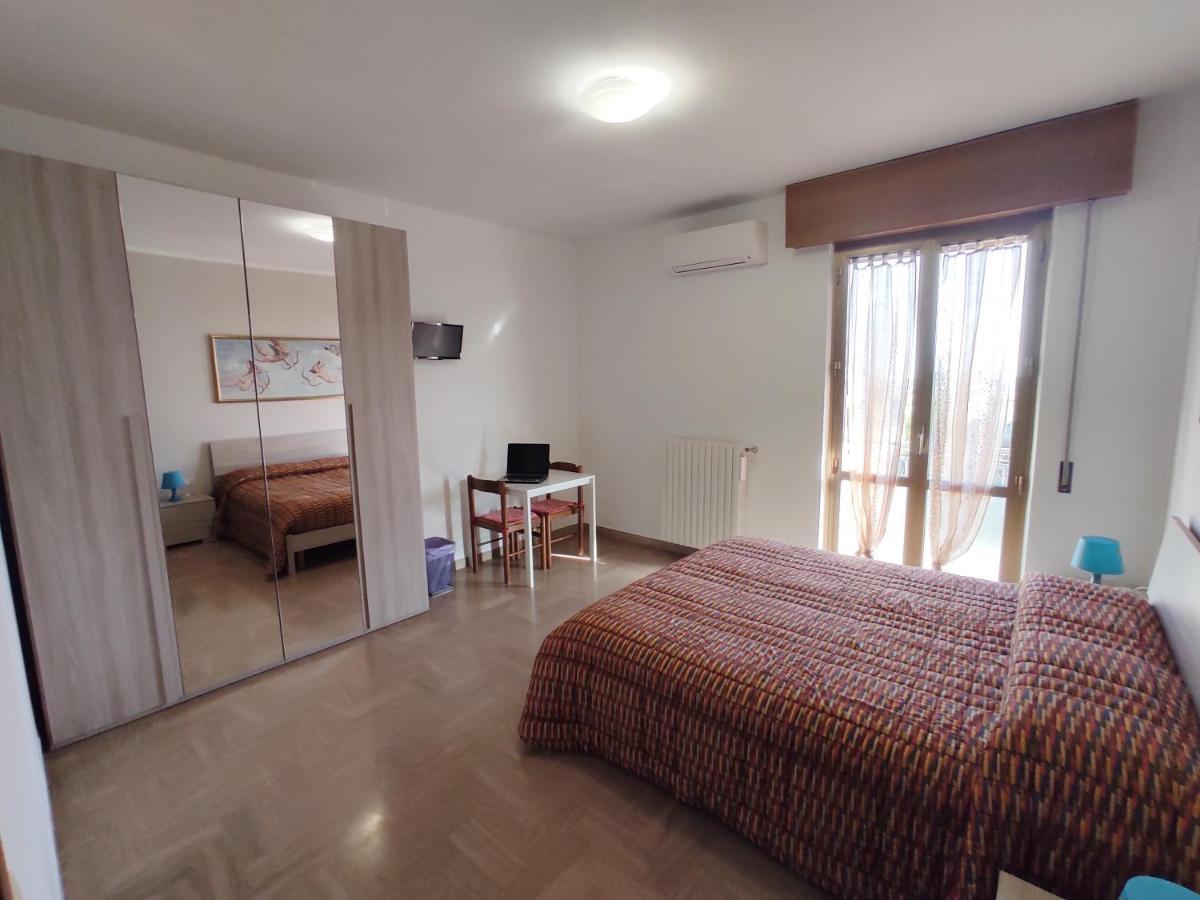 B&B Sunbeach San Benedetto del Tronto Exterior photo